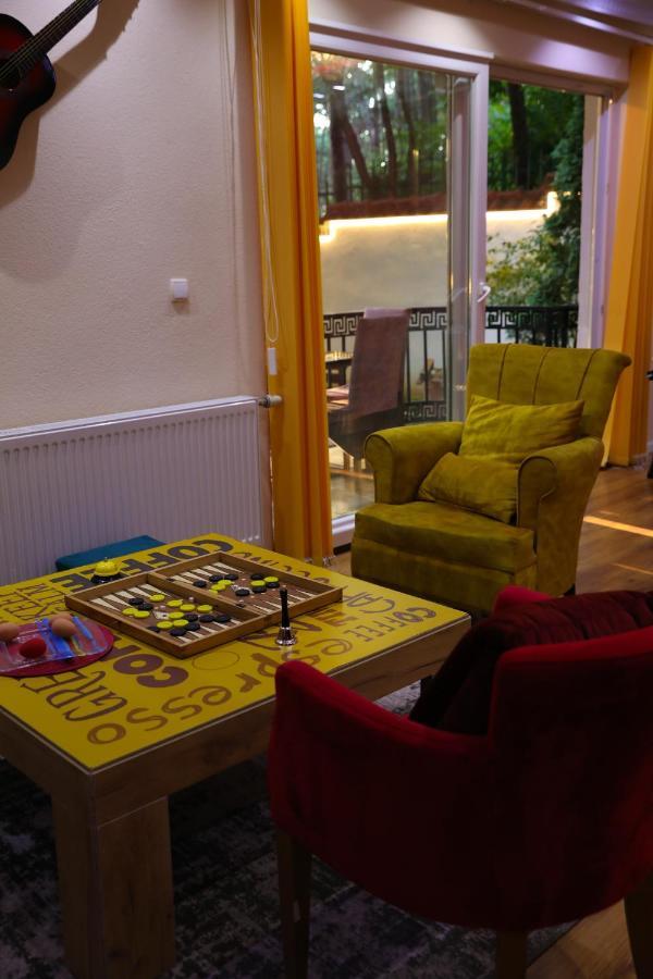 City Park Hostel Prishtinë Ngoại thất bức ảnh