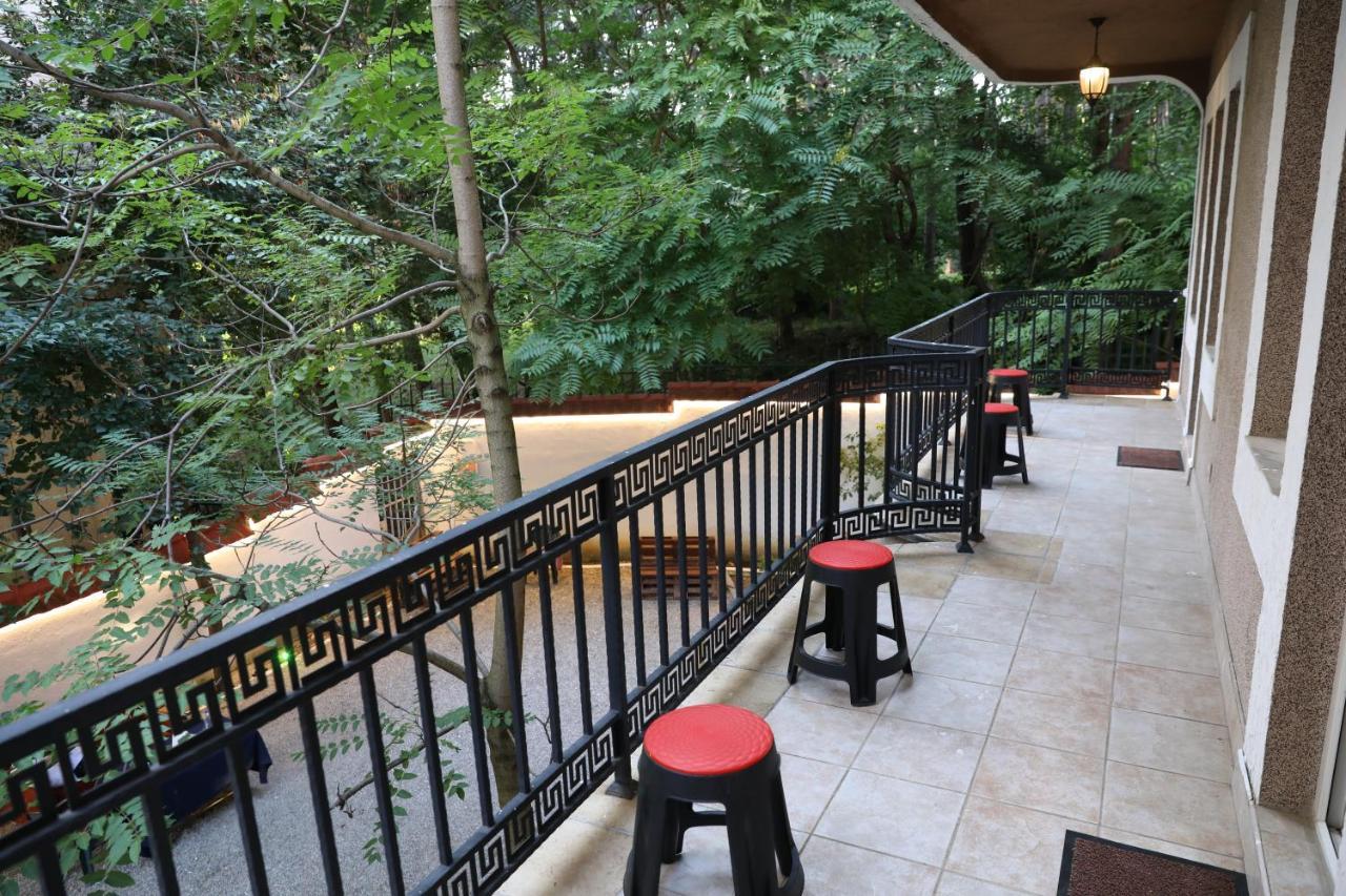 City Park Hostel Prishtinë Ngoại thất bức ảnh