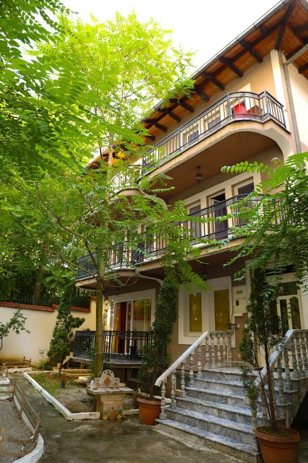 City Park Hostel Prishtinë Ngoại thất bức ảnh