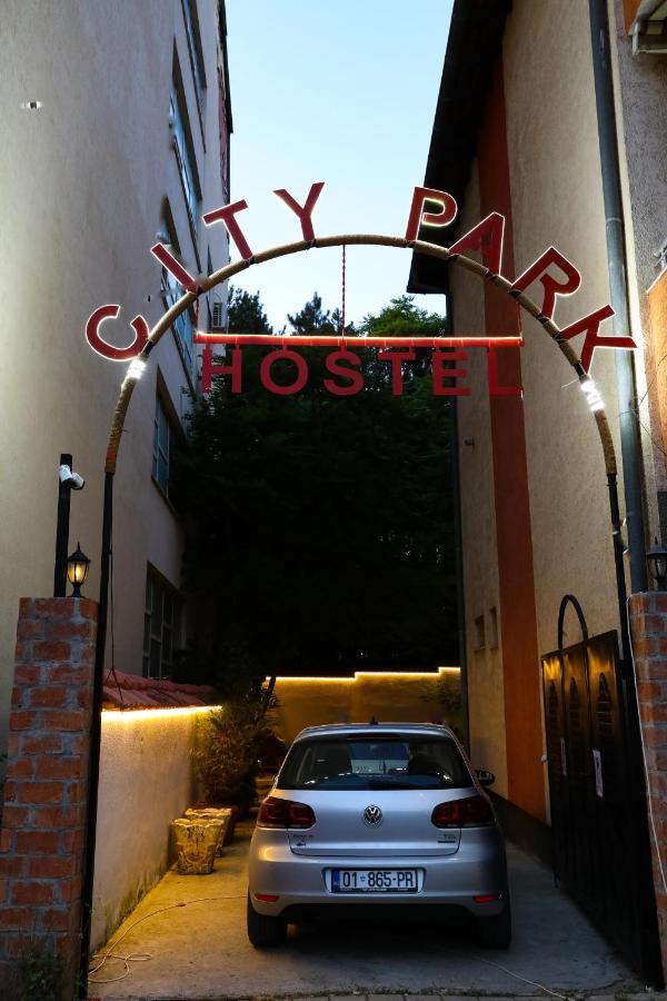 City Park Hostel Prishtinë Ngoại thất bức ảnh