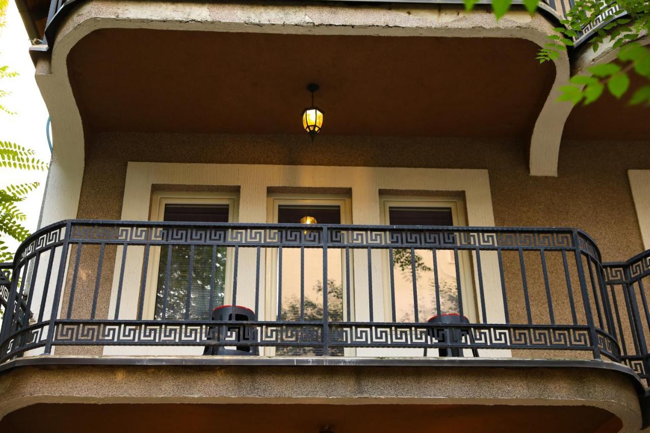 City Park Hostel Prishtinë Ngoại thất bức ảnh